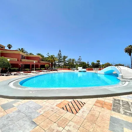 One Bedroom, Beach, Shared Pool In Tenerife South Apartment *
