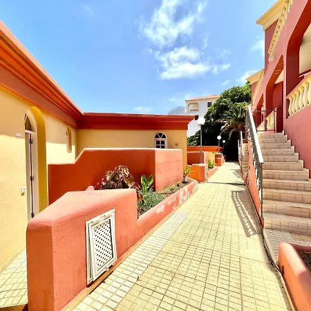 Apartment One Bedroom, Beach, Shared Pool In Tenerife South