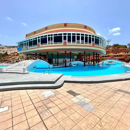 Apartment One Bedroom, Beach, Shared Pool In Tenerife South *