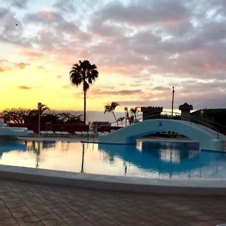 Apartment One Bedroom, Beach, Shared Pool In Tenerife South *