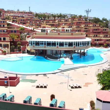 One Bedroom, Beach, Shared Pool In Tenerife South Apartment *