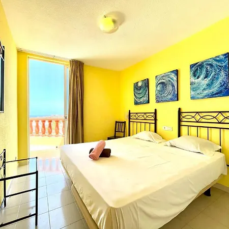One Bedroom, Beach, Shared Pool In Tenerife South Apartment Costa Adeje (Tenerife)