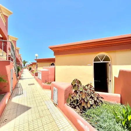 Apartment One Bedroom, Beach, Shared Pool In Tenerife South